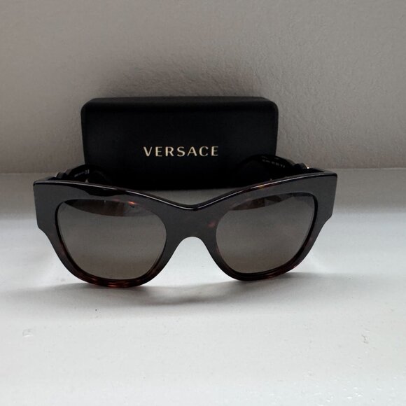 Versace Sunglasses – Iconic Medusa Detail, Elegant Black Frame, Excellent Condit